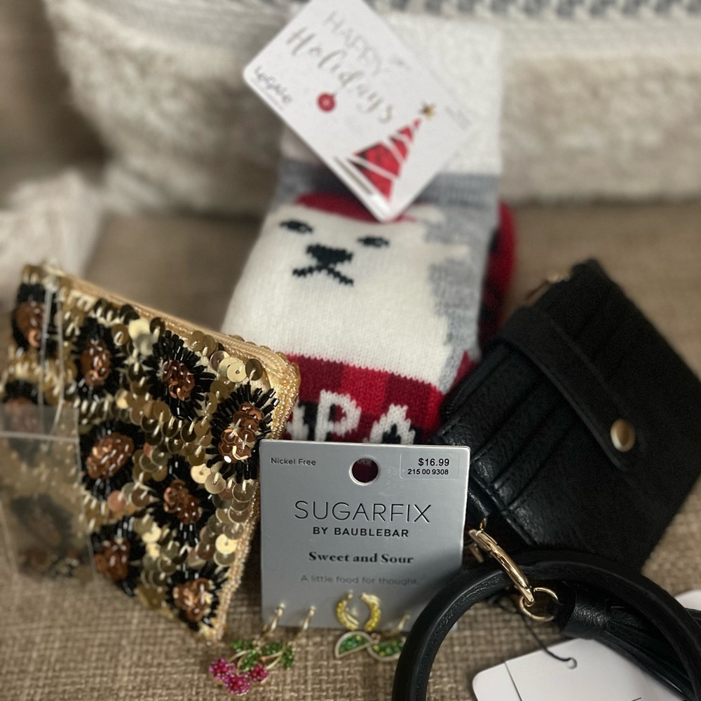 NWT Stocking Stuffer Bundle! earrings,coin purse, wristlet, & fuzzy socks